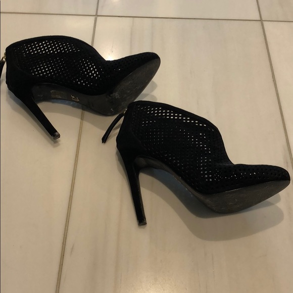 Vince Camuto signature leather bootie - Picture 5 of 5